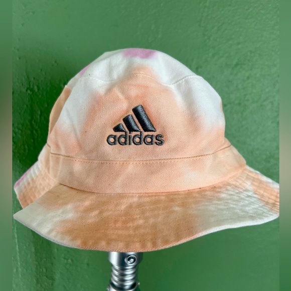 Adidas bucket hat - Picture 1 of 2